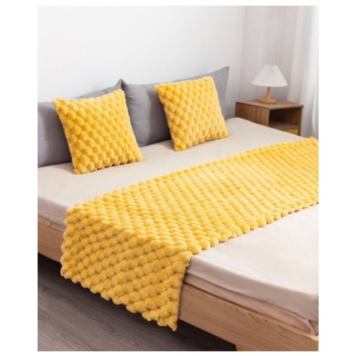 COMPRAPO - Set Piecera Piel Sintética 190x70 y 2 Fundas Amarillo Narciso 45x45