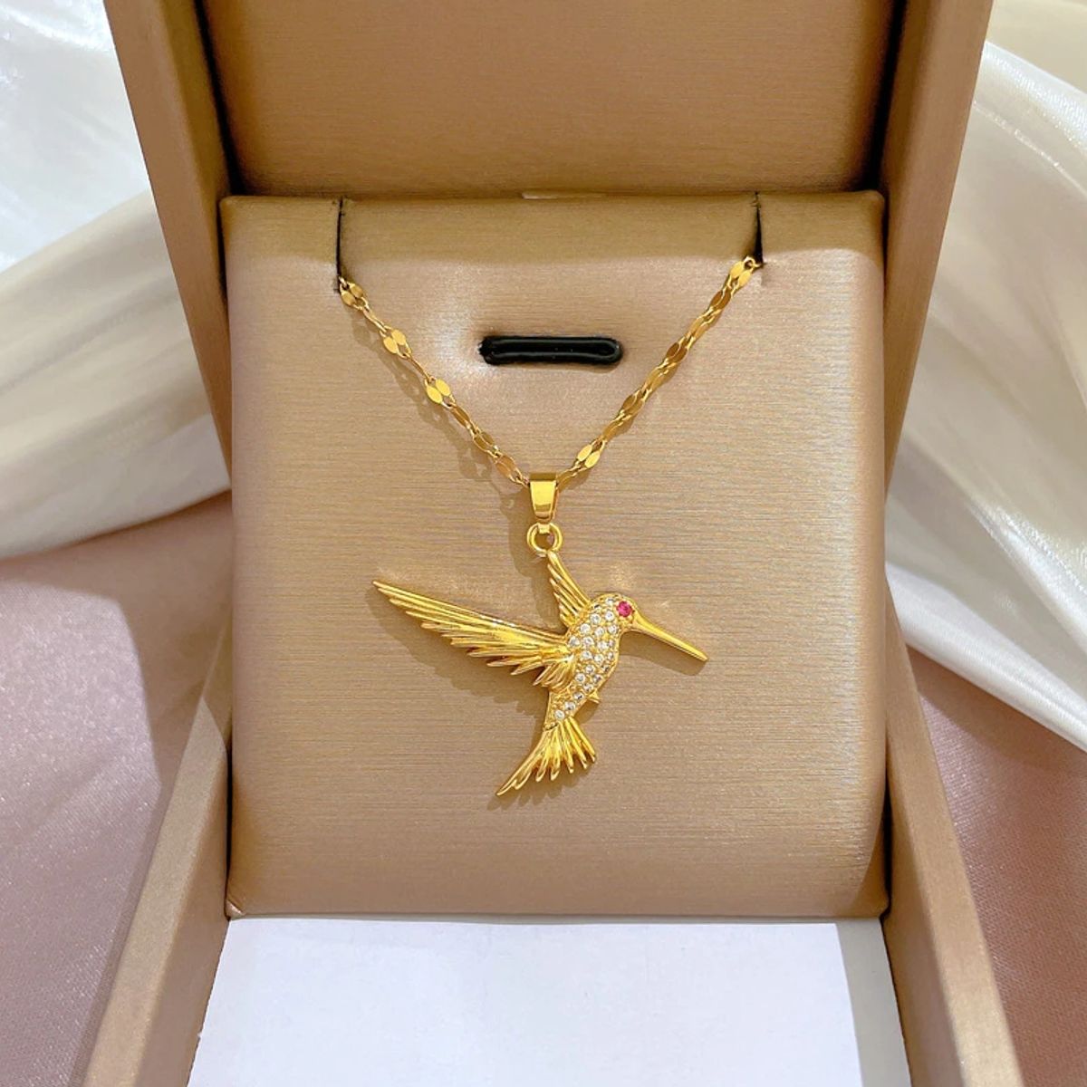 GENERICO - Collar Colibrí Cadena En Acero Inoxidable - Bañado Oro 18k