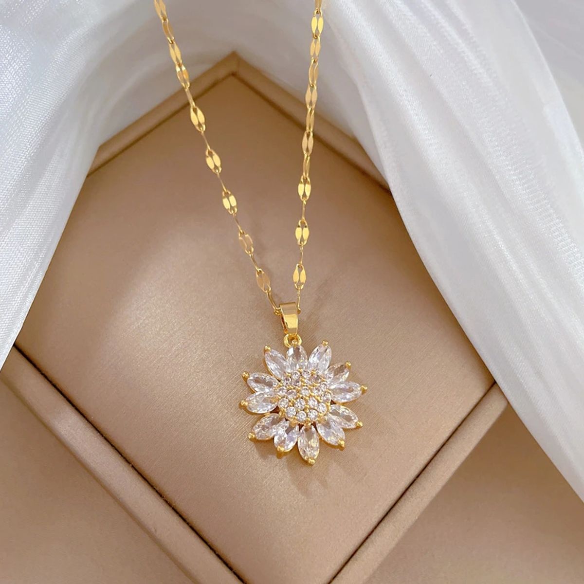 GENERICO - Collar Flor Girasol Cadena - Acero Inoxidable Bañado Oro 18k