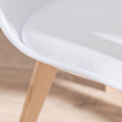 Imagen 2 del producto Comedor Medlock Vidrio 140x90 + 4 Sillas Tulip Blancas