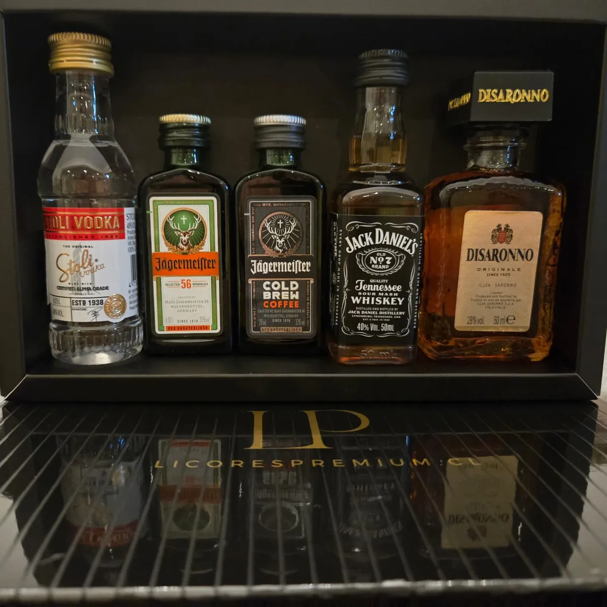 JACK DANIELS - 5 Miniaturas Licores  en caja para regalar