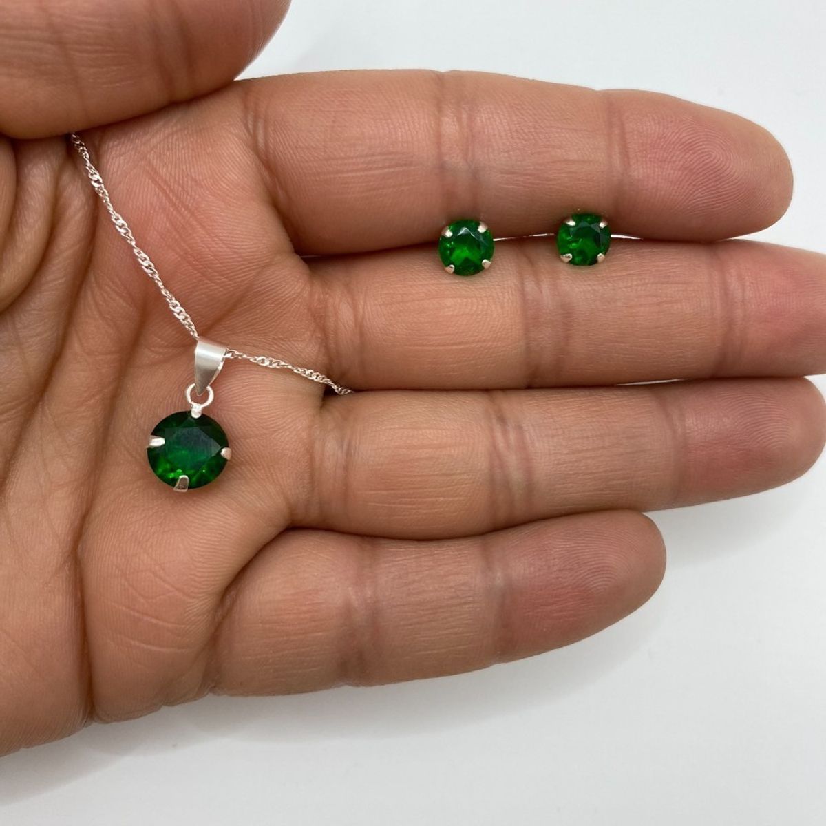 GENERICO - Conjunto Punto Luz Verde Collar Dije Aros Plata 925 + Caja