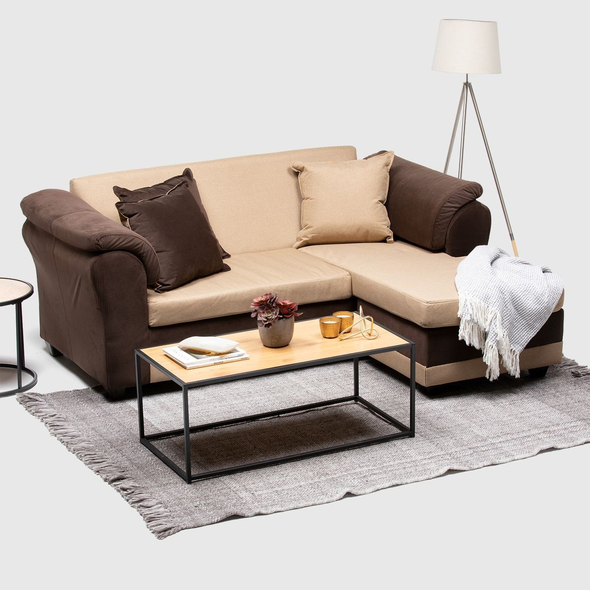 ALMORE - SECCIONAL REVERSIBLE IZQ Y DER FELPA CAFÉ TELA BEIGE ALMORE