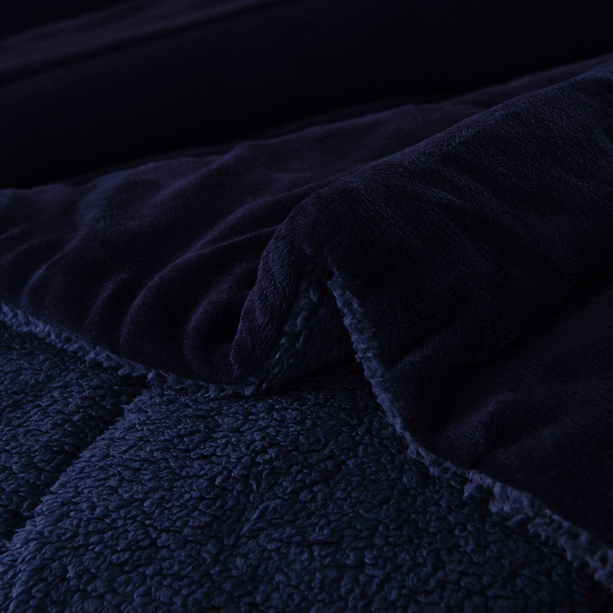 PLUMON CON CHIPORRO Y POLAR PLUSH INVIERNO SUPER KING 250X270 AZUL, marca GENERICO - Foto 2