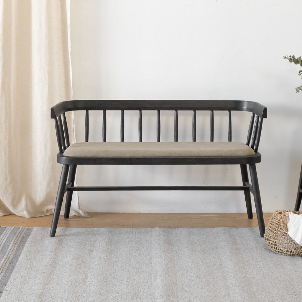 AMOBLE - Banqueta Sofia Negra Amoblé