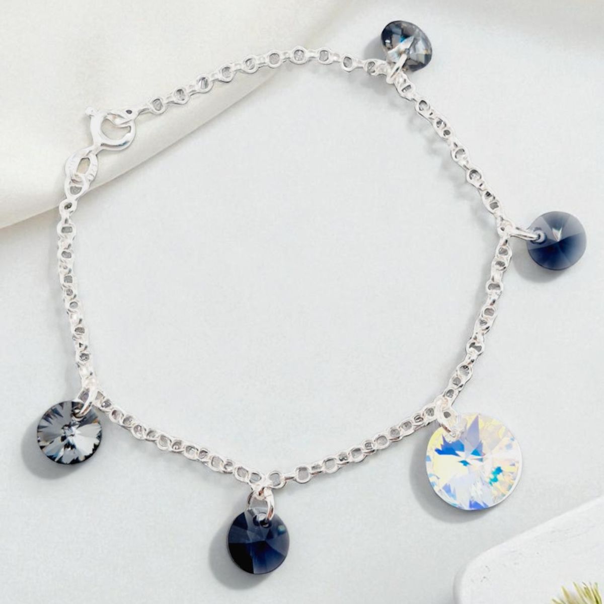 JOYAS MONTERO - Pulsera Nepal Plata 925 creado con cristales de Swarovski® Silver Night