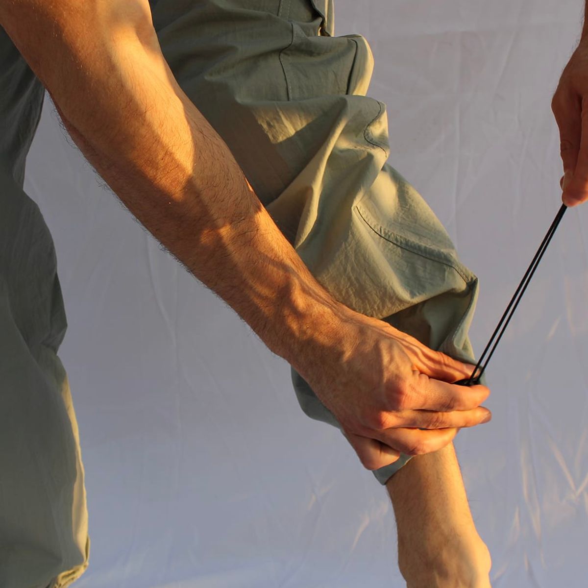 AIMARA - Pantalón Tipo Cargo Gris Claro