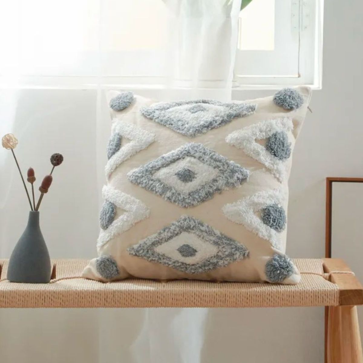 BOHEMIK - Cojín Bordado Beige con Rombos Blanco gris Agus