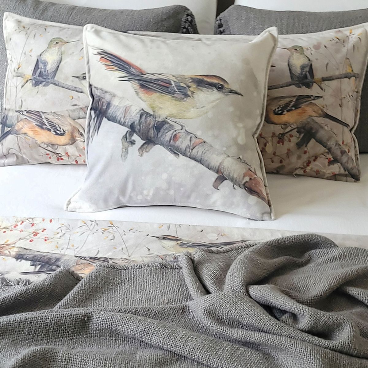 MARGARITA SCHEEL BY CASA ALVARINHO - FUNDA COJÍN VELVET RAYADITO 45X45