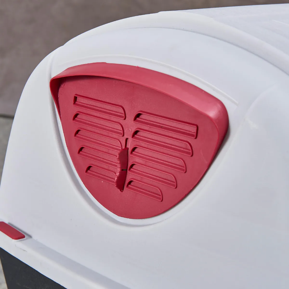 COOL PETS - Casa Para Perro XL Con Ventilacion 103x65x65 Cms Coolpets