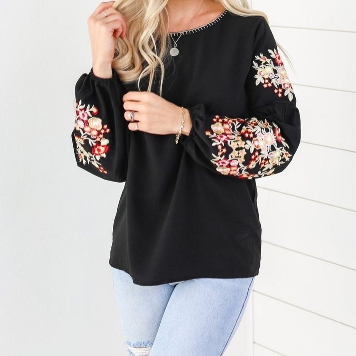 ARRAKASTA - Top de mangas bordadas