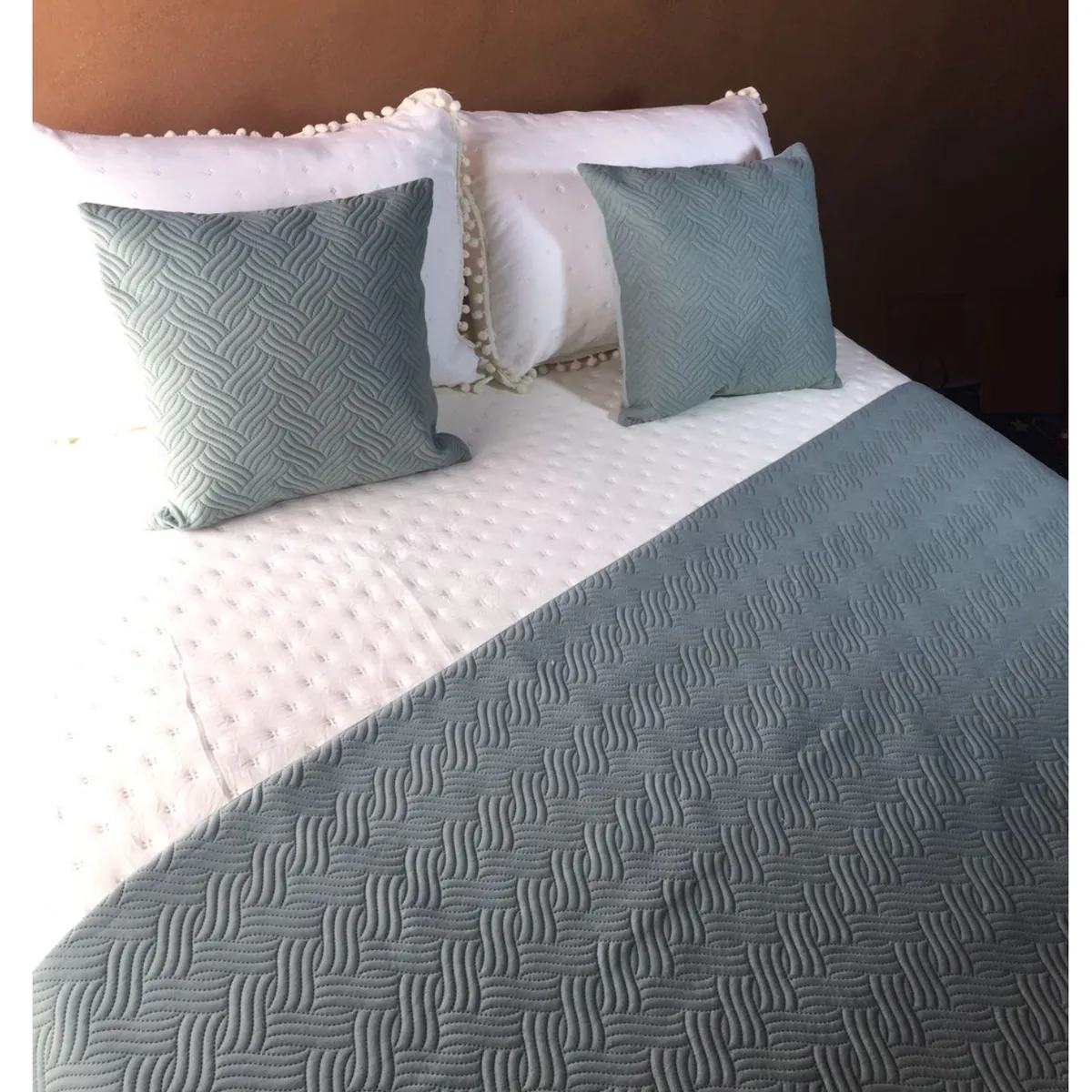 COMPRAPO - Set Piecera Plush 210x70 + 2 Fundas 45x45 King o 2Pzas. Menta