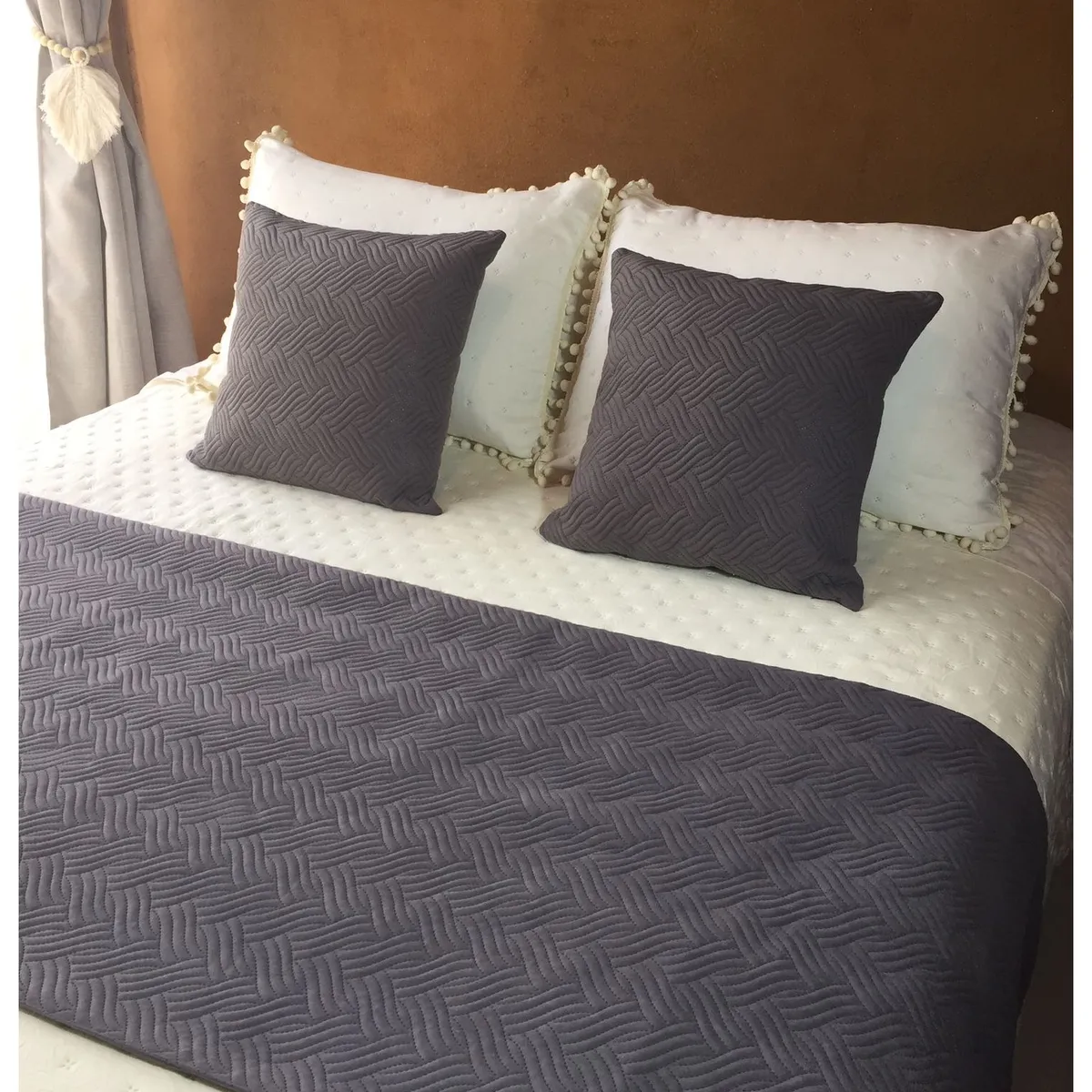 COMPRAPO - Set Piecera Plush 210x70 + 2 Fundas 45x45 King o 2Pzas. Gris