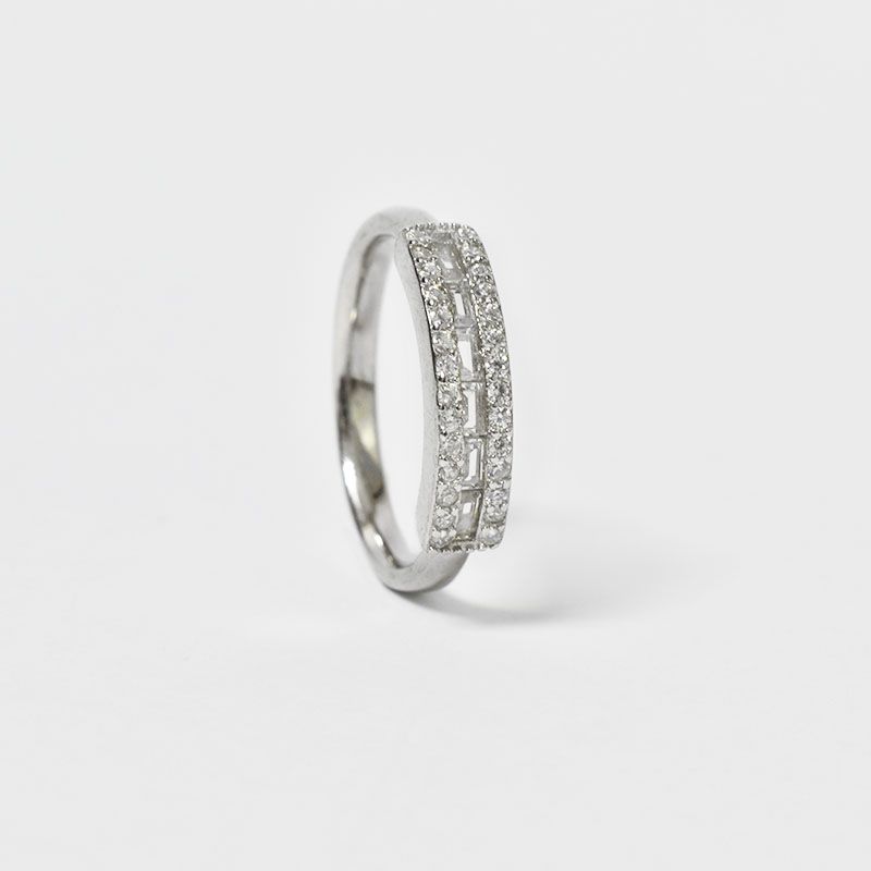 ROSETT - Anillo con circones en forma de baguettes con borde en circones