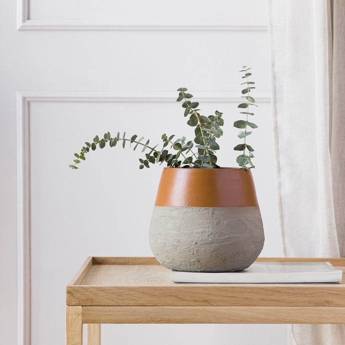 AMOBLE - Macetero Calca Cemento Amoblé