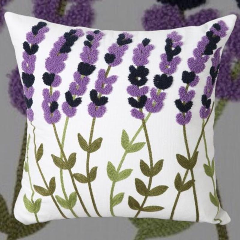 GENERICO - COJÍN BORDADO 45 CM X 45 CM LAVANDA