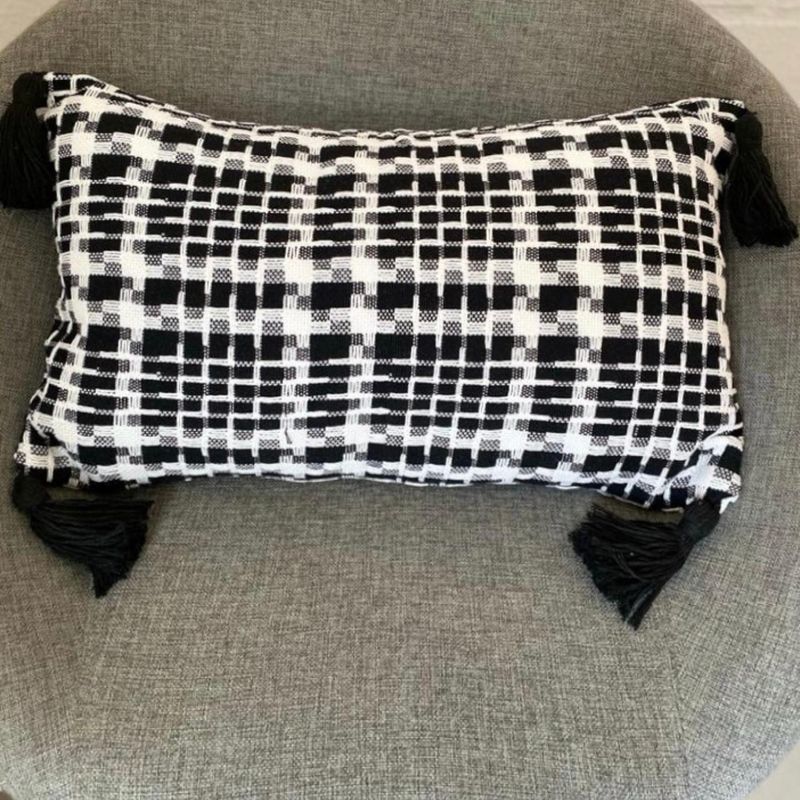 GENERICO - COJÍN RECTANGULAR TEJIDO ESTILO PIED DE POULE 30 CM X 50 CM NEGRO