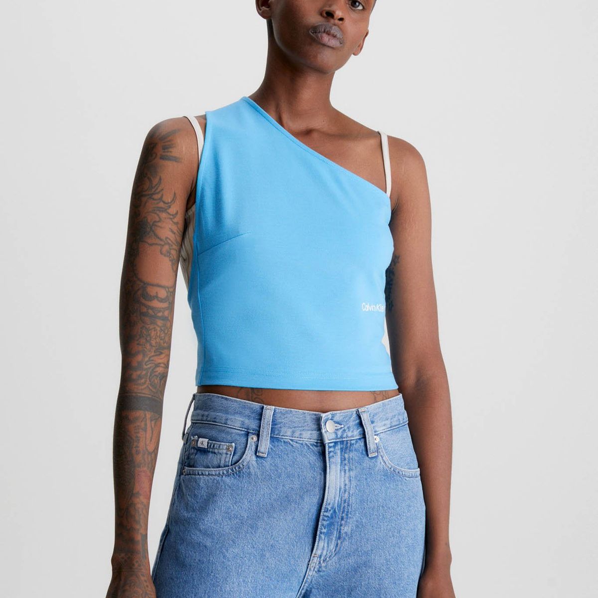 CALVIN KLEIN - Top de punto milano con hombro descubierto Celeste Calvin Klein