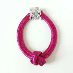 MARIA LA BIYUX - Collar MLB Nudo Fucsia