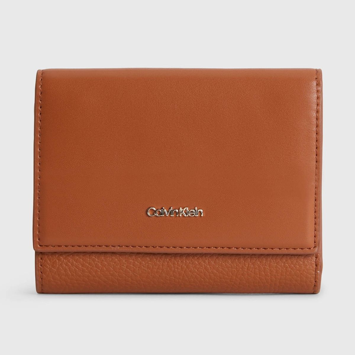 CALVIN KLEIN - Cartera reciclada de plegado triple Café Calvin Klein