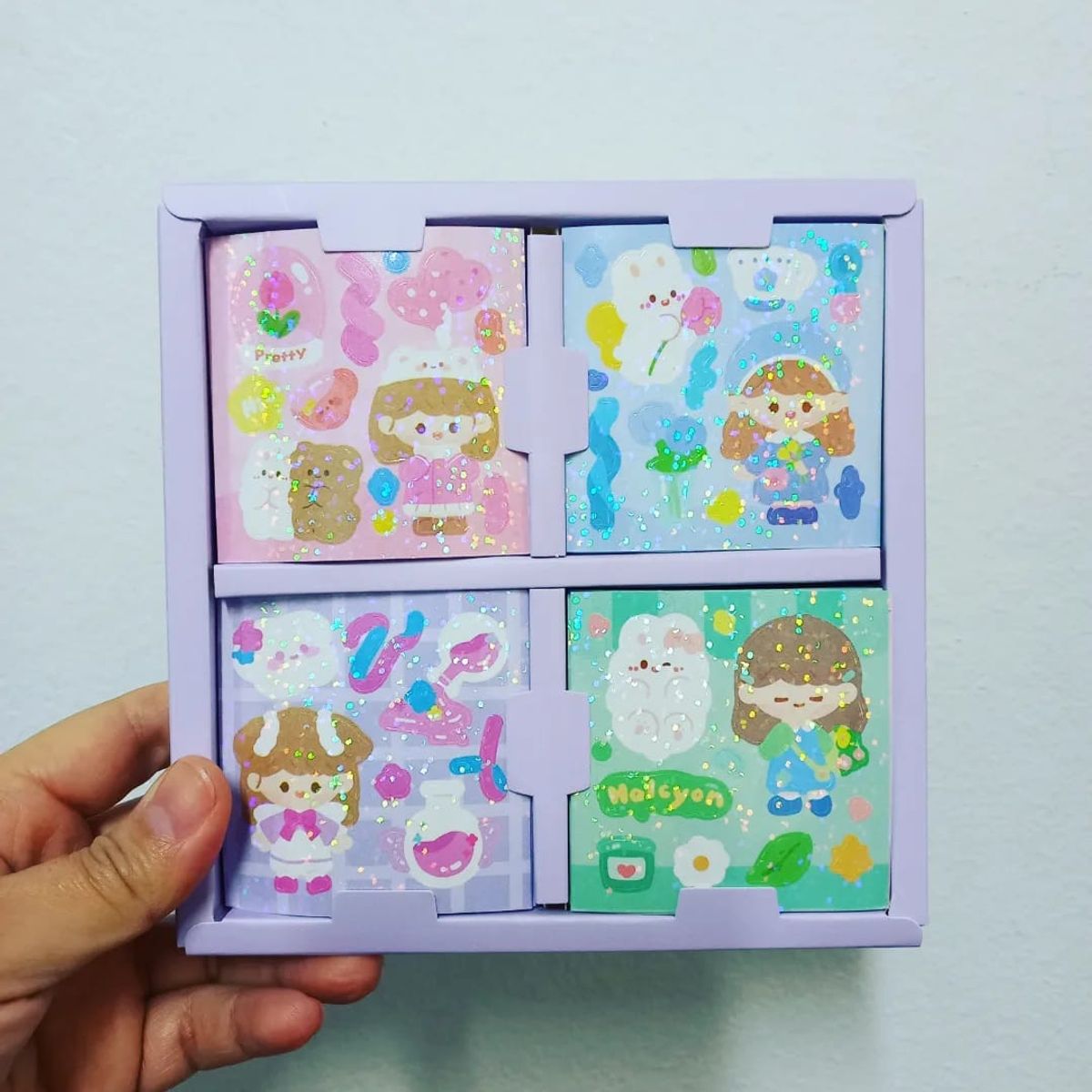 GENERICO - Set De 100 Láminas Stickers Cute Kawai caja morada