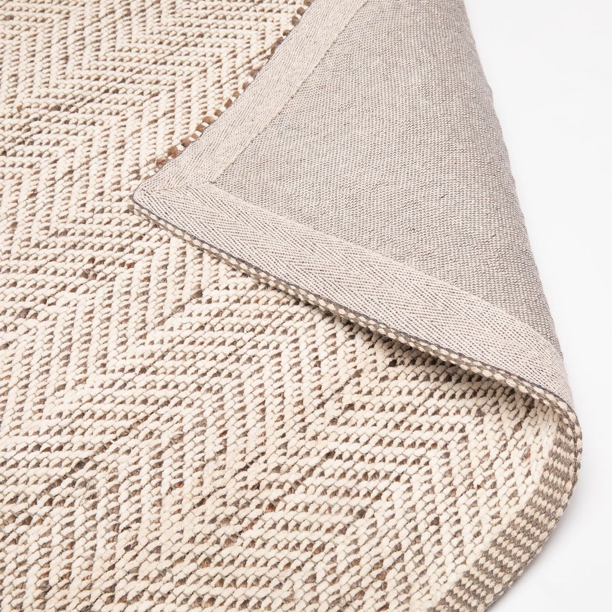 FORM DESIGN - Bajada de Cama Algodón/Cañamo Chebbi Crudo Form Design