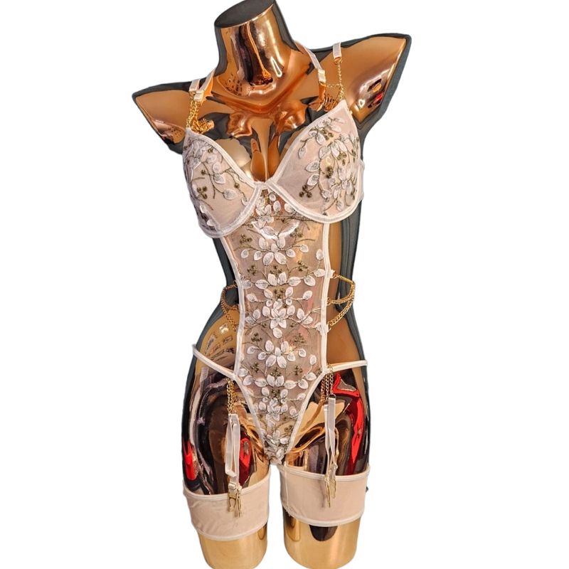 VICALLY FASHION - Body Con Encaje De Flores Y Cadenas Sexy