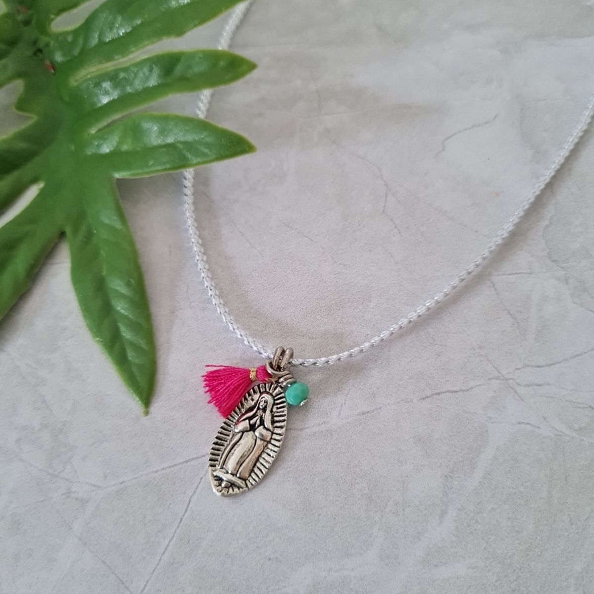 LOCA DEBILIDAD - Collar Consuelo Fucsia