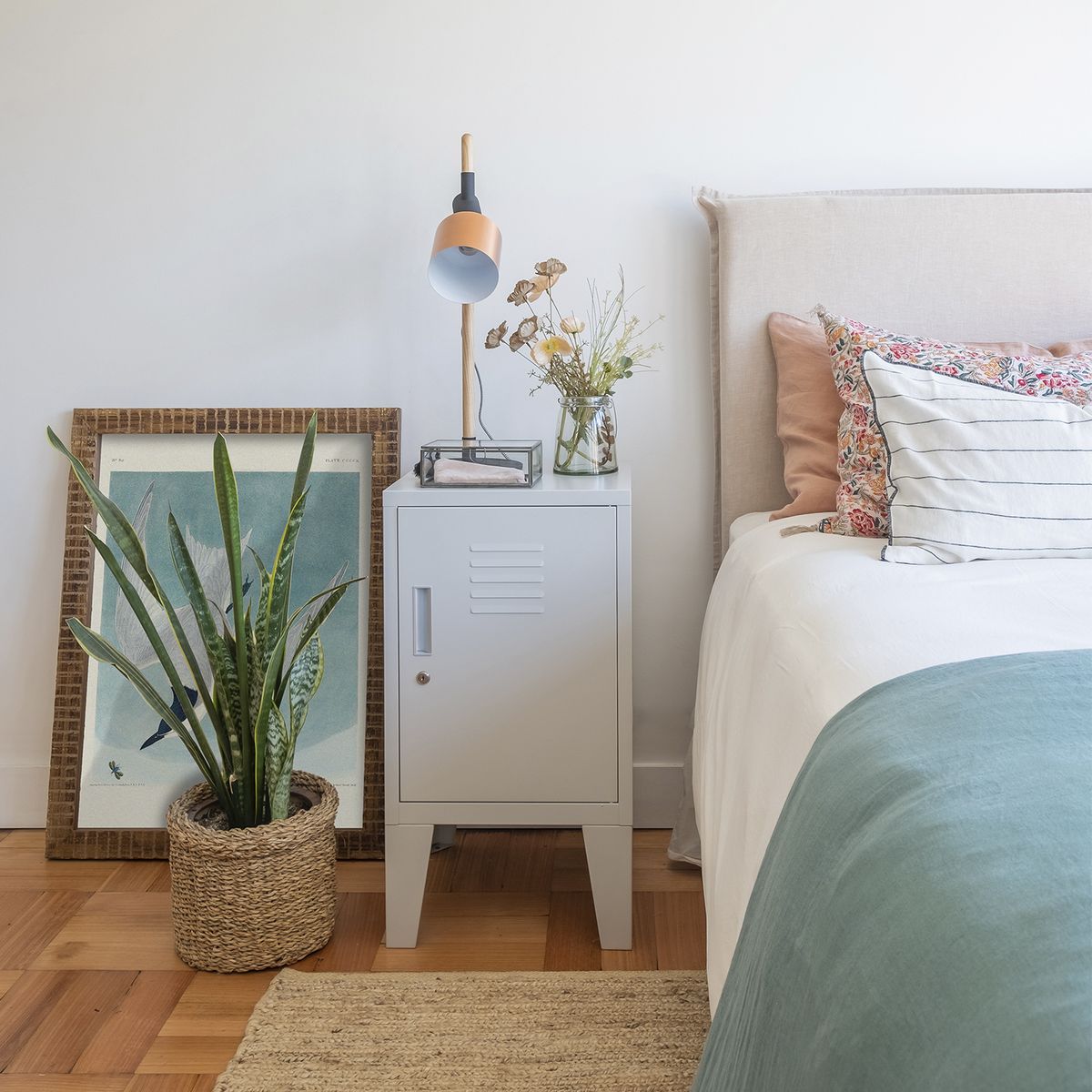 MOBITAT - Velador tipo Locker con llave Gris