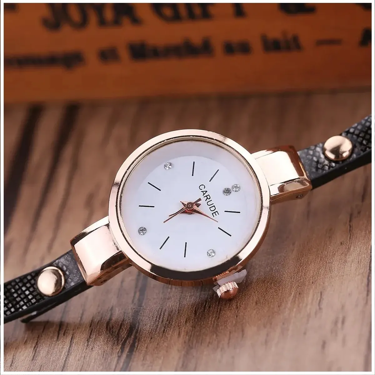 GENERICO - Reloj de lujo Personalizado para Mujeres con Incrustaciones y Pulsera