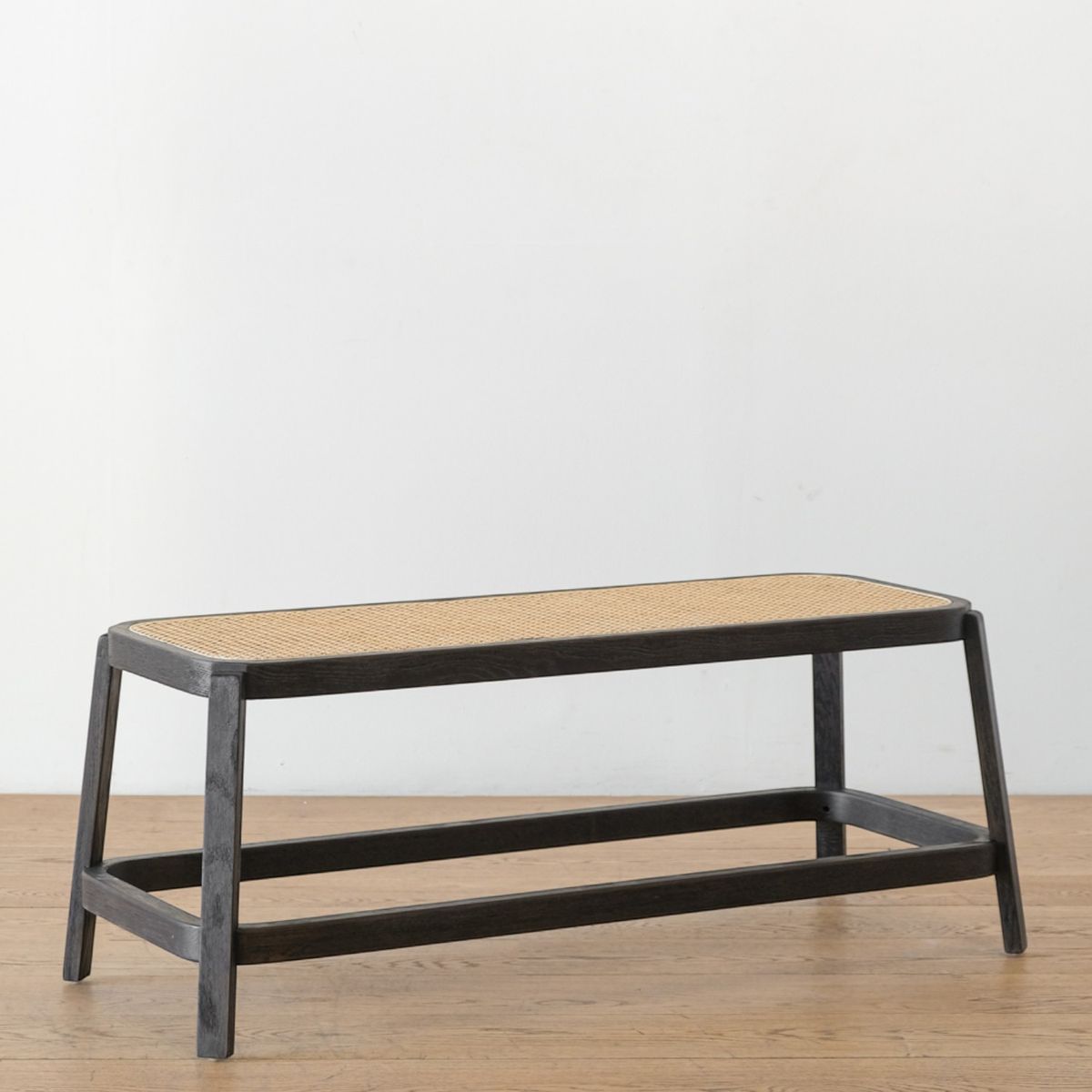 AMOBLE - Banqueta Martino Negro Amoblé.