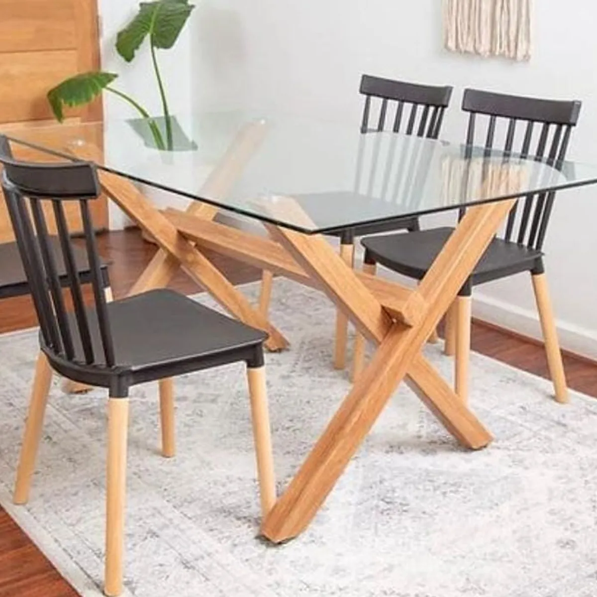 CORI CORI - Juego de Comedor Medlock Vidrio 130x80 + 4 Sillas Windsor Negro…