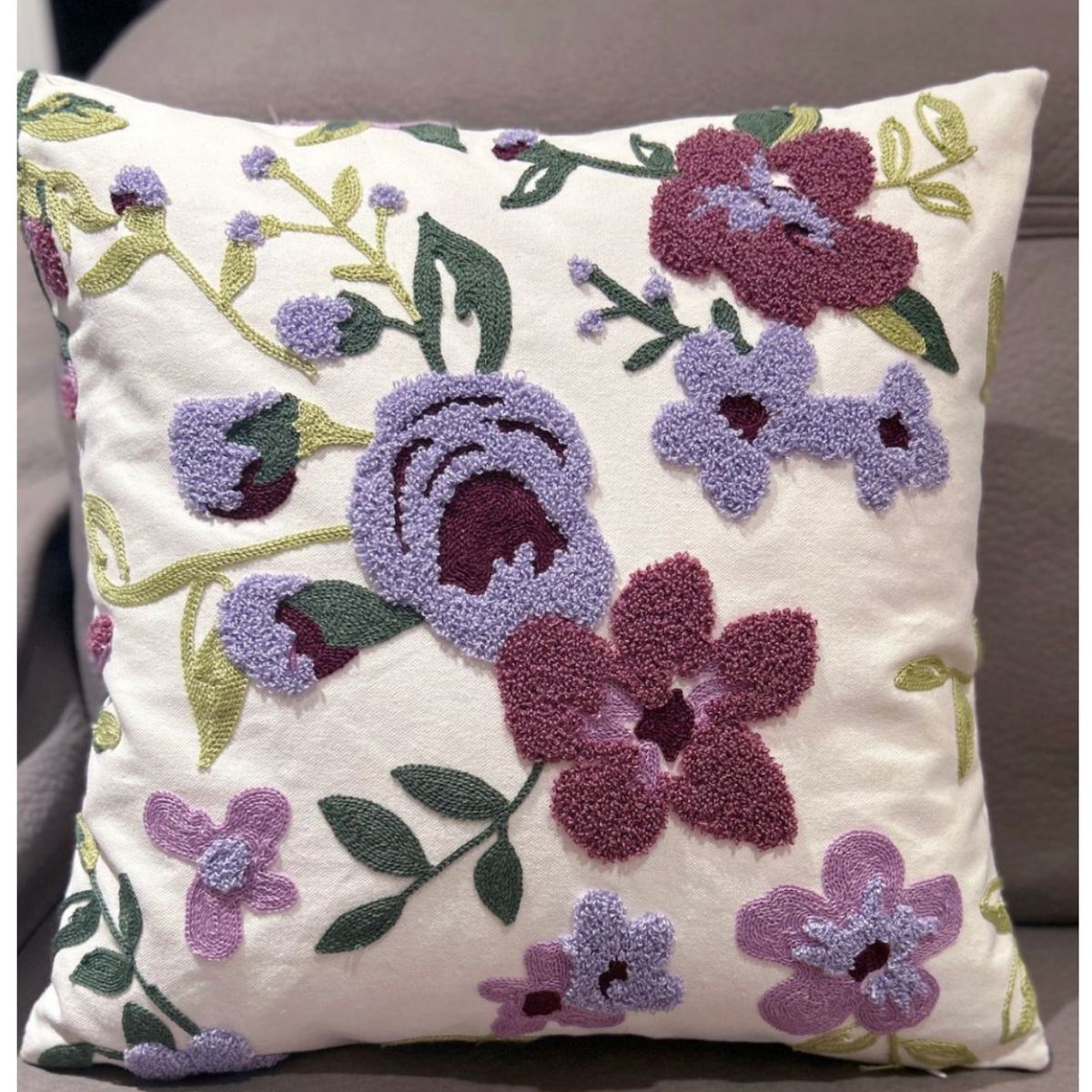 COMPRAPO - Set pack 2 Fundas para Cojín Bordado Flores Amatistas 45x45 cm