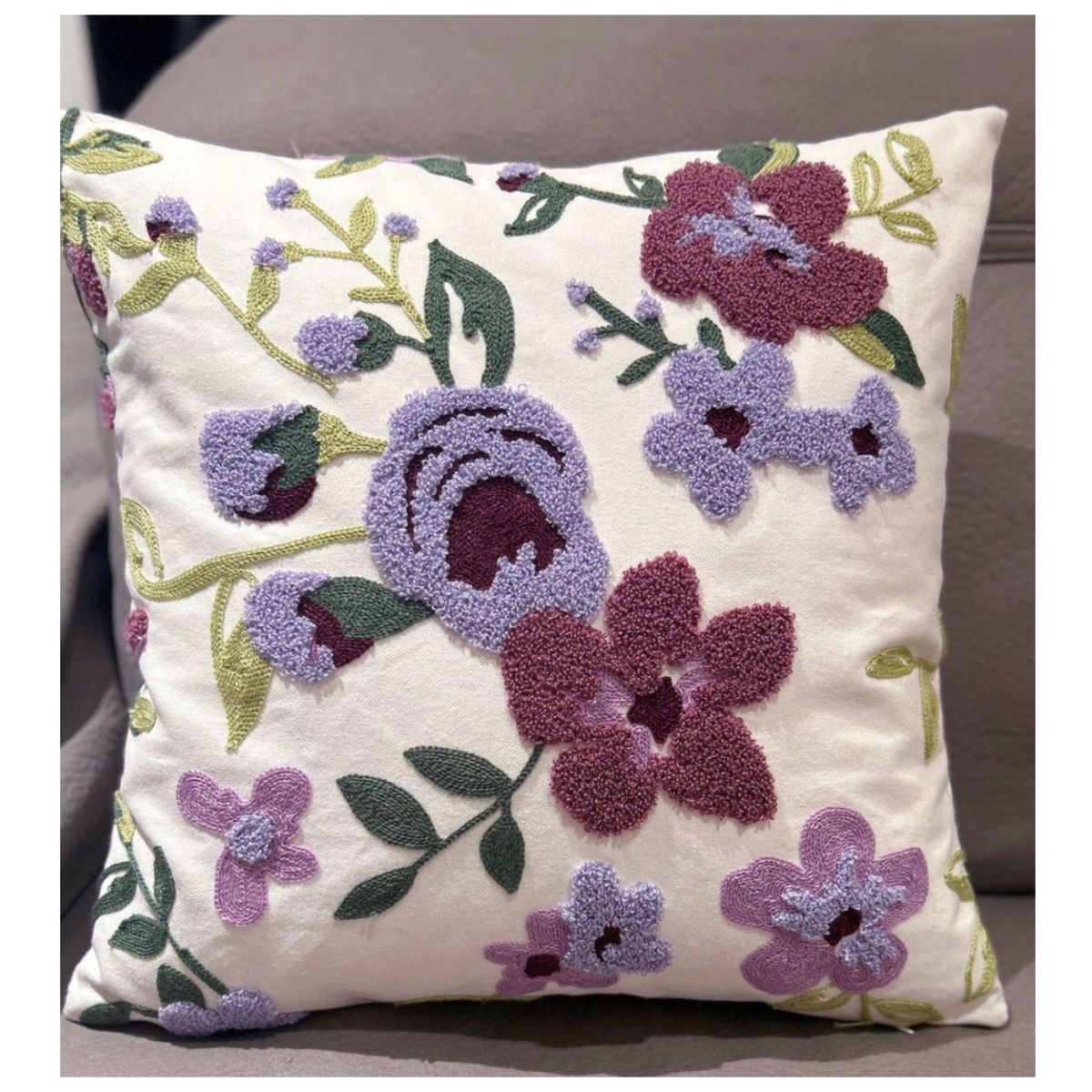 COMPRAPO - Set pack 2 Fundas para Cojín Bordado Flores Amatistas 45x45 cm