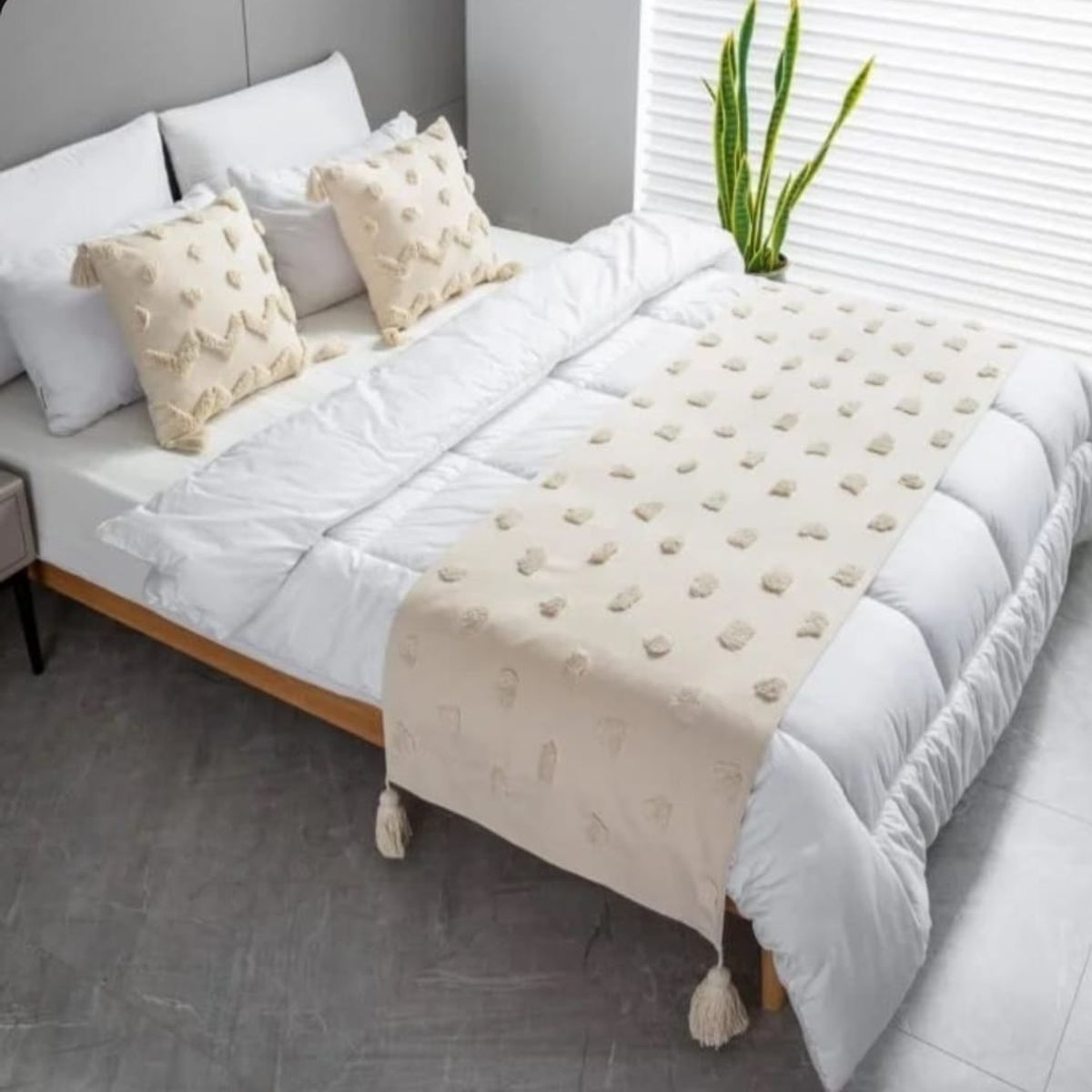 ANGELES DEL HOGAR - Pieceras Bordadas con Pompones + 2 Fundas De Cojin 2 plazas/King…