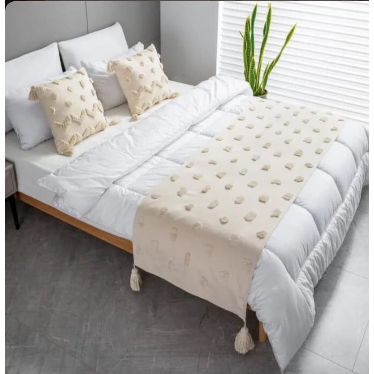 ANGELES DEL HOGAR - Pieceras Bordadas con Pompones + 2 Fundas De Cojin 2 plazas/King…