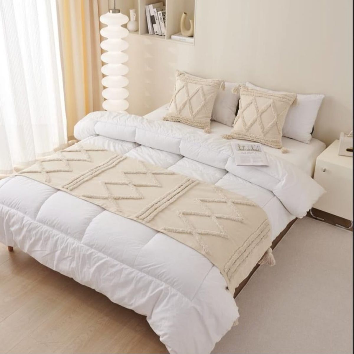 ANGELES DEL HOGAR - Pieceras Bordadas con Pompones + 2 Fundas De Cojin 2 plazas/King…