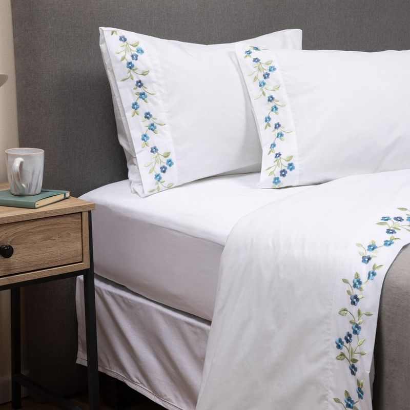 CASATUA - Sabanas Bordadas  CasaTua + Funda Almohada - Azul - 2 Plazas