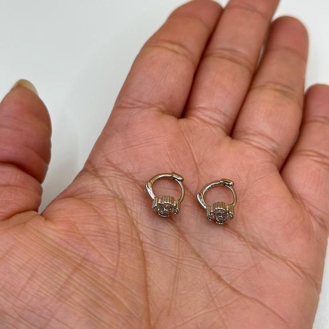 GENERICO - Aro Argolla Flor Circones Pequeño  Baño Plata S925 + Caja