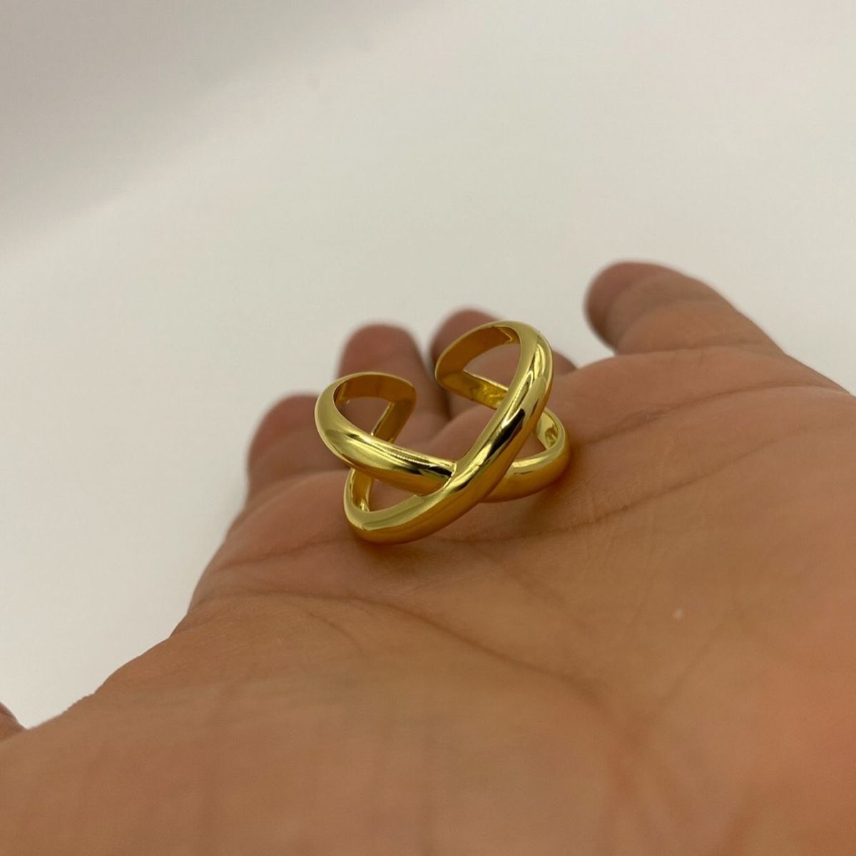 GENERICO - Anillo Cruzado Elegante Ajustable Plata S925 Baño Oro Caja