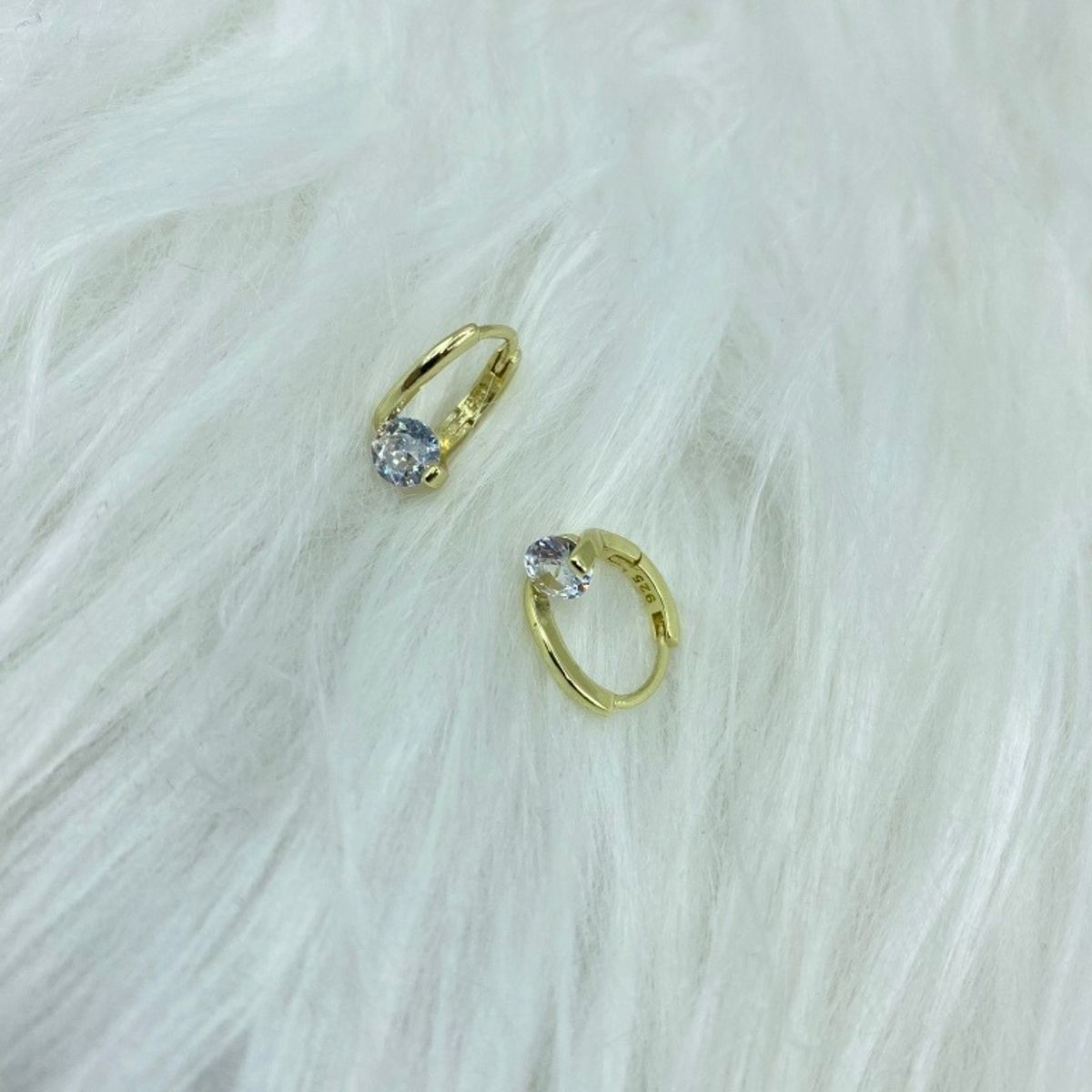 GENERICO - Aros Argolla Punto De Luz Plata S925 Baño En Oro Caja Regalo