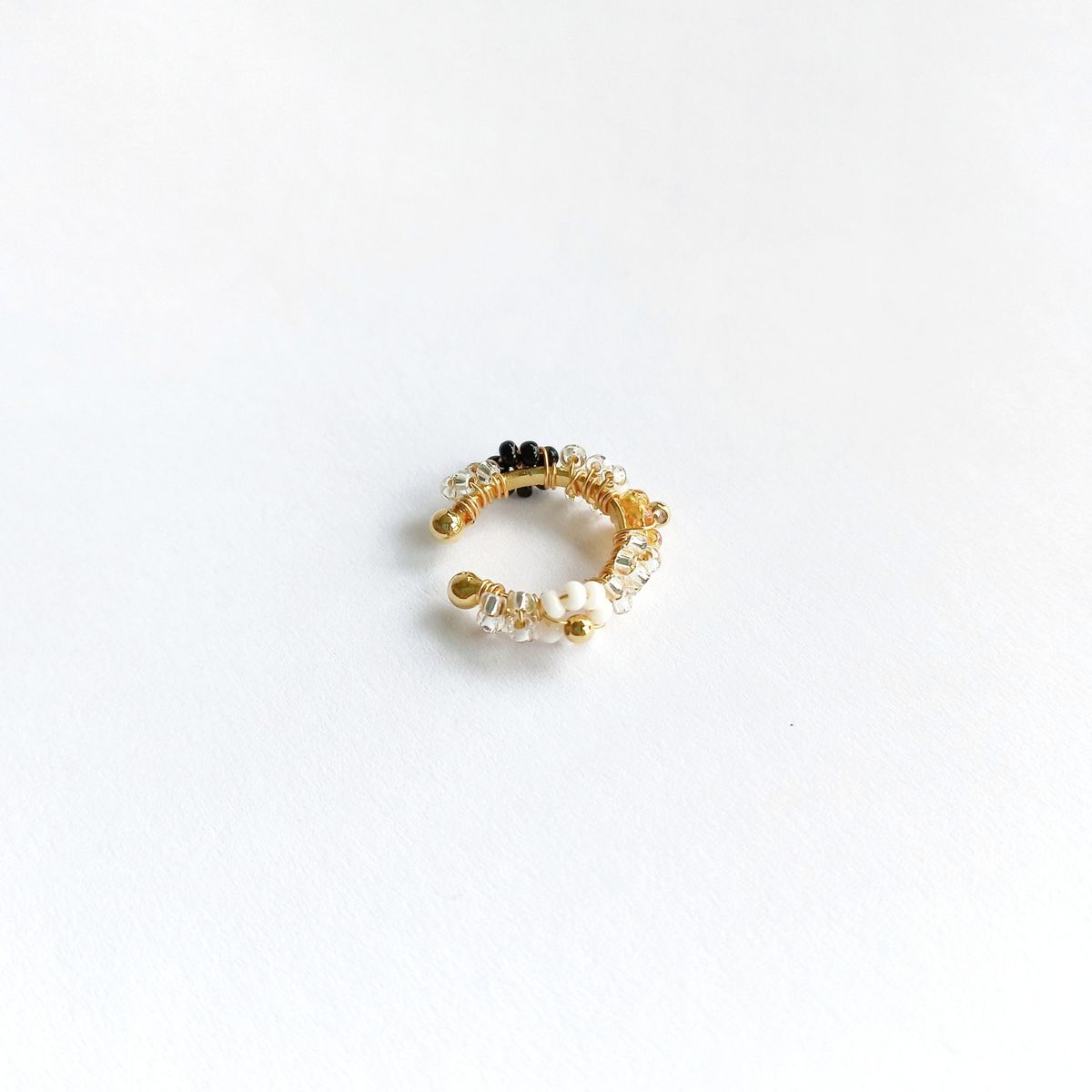 GENERICO - Earcuff Flores Tejido Mostacilla Color Café