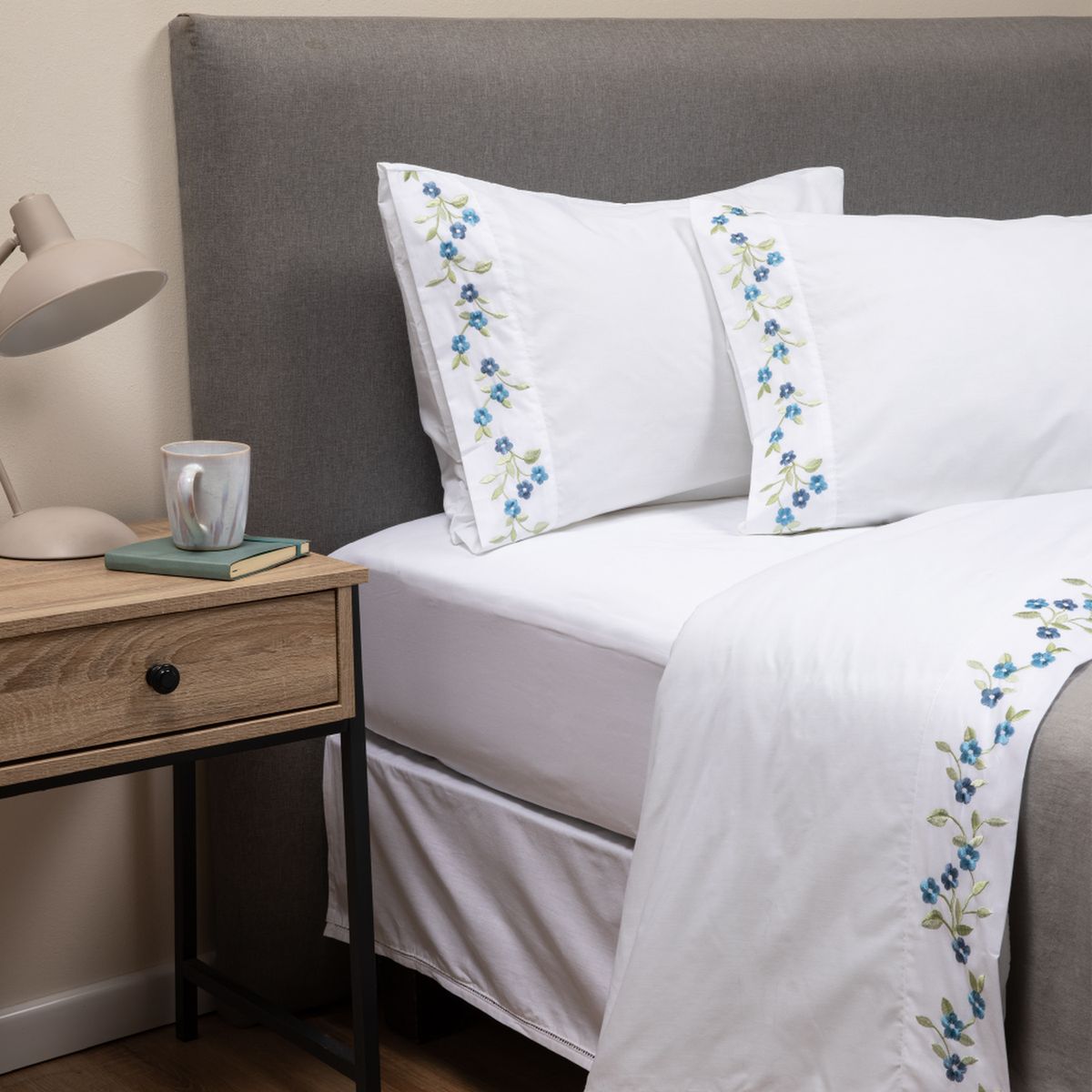 CASATUA - Sabanas Bordadas CasaTua + Fundas Almohada - Crema - Super king