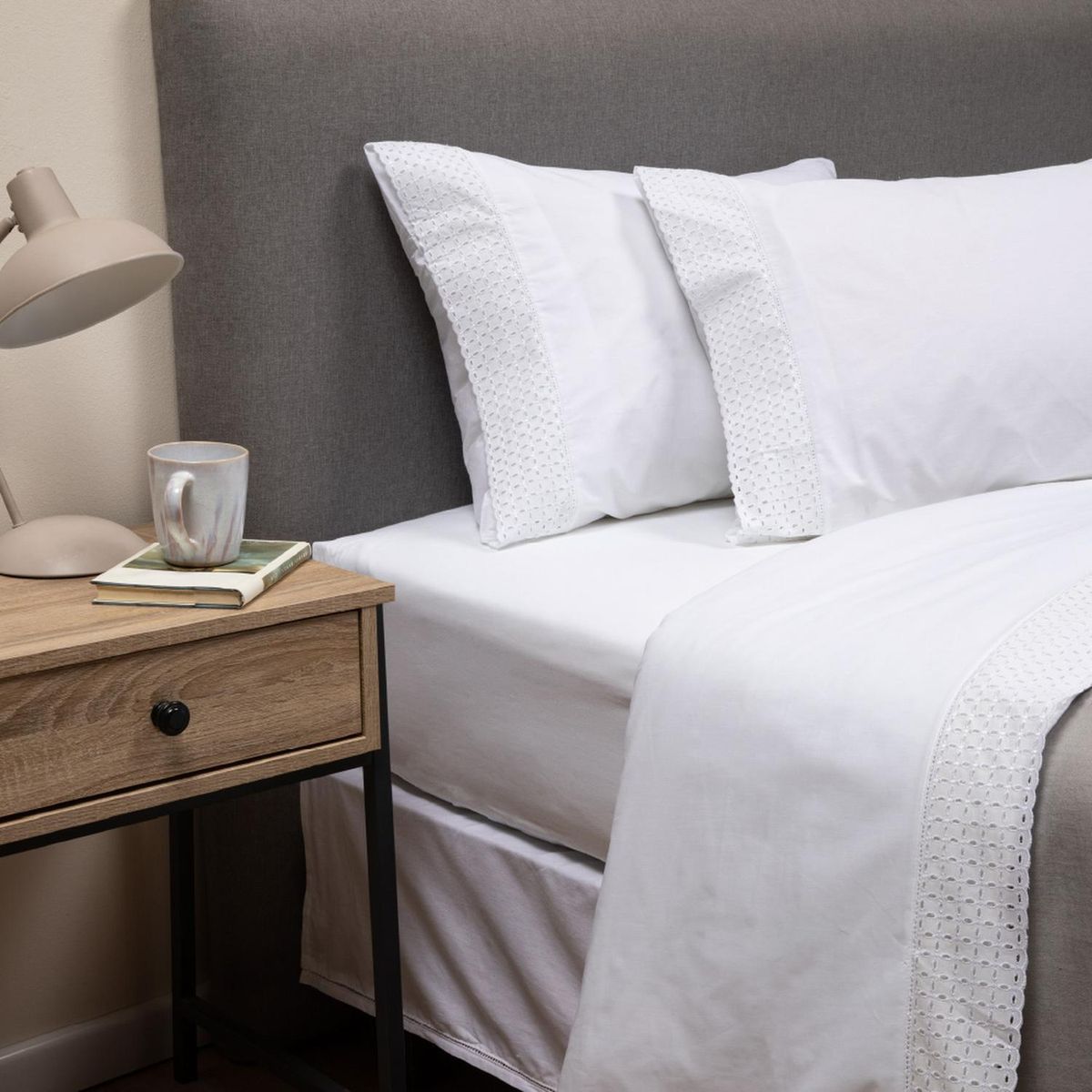 CASATUA - Sabanas Bordadas  CasaTua + Funda Almohada - Blanco - 2 Plazas