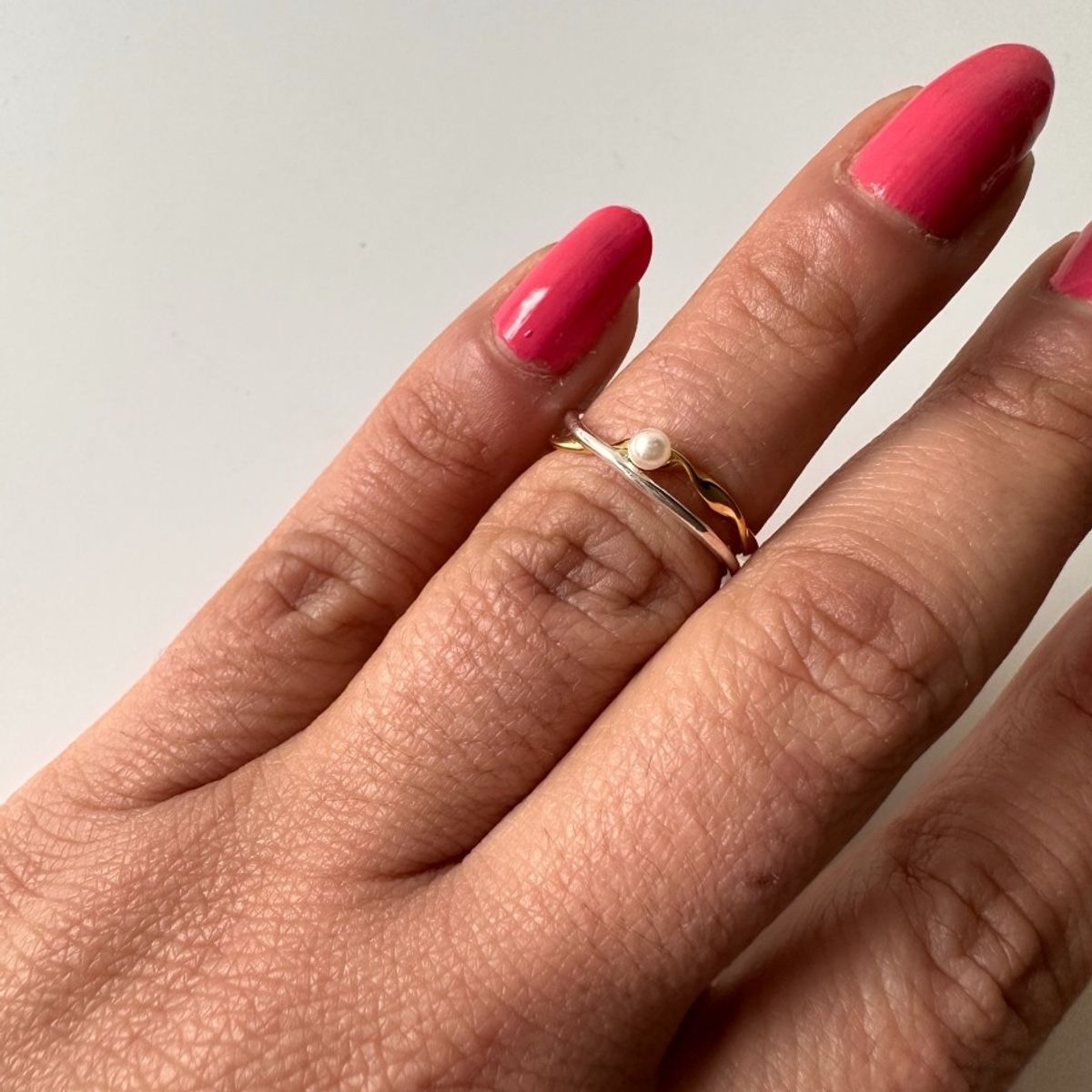 GENERICO - Anillo Juvenil Cruzado Bicolor Perla Plata S925 Baño Oro