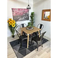Comedor Montañita (Mesa 80X80 MELAMINA + 4 Sillas Tolix NEGRA)
