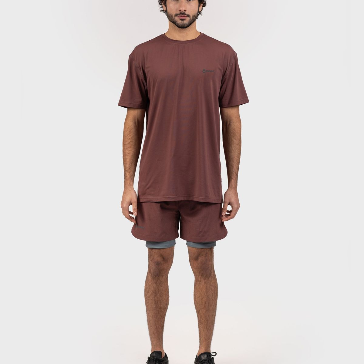 GNOMO - Polera Dryfit Halnop Hombre Bordeaux Gnomo