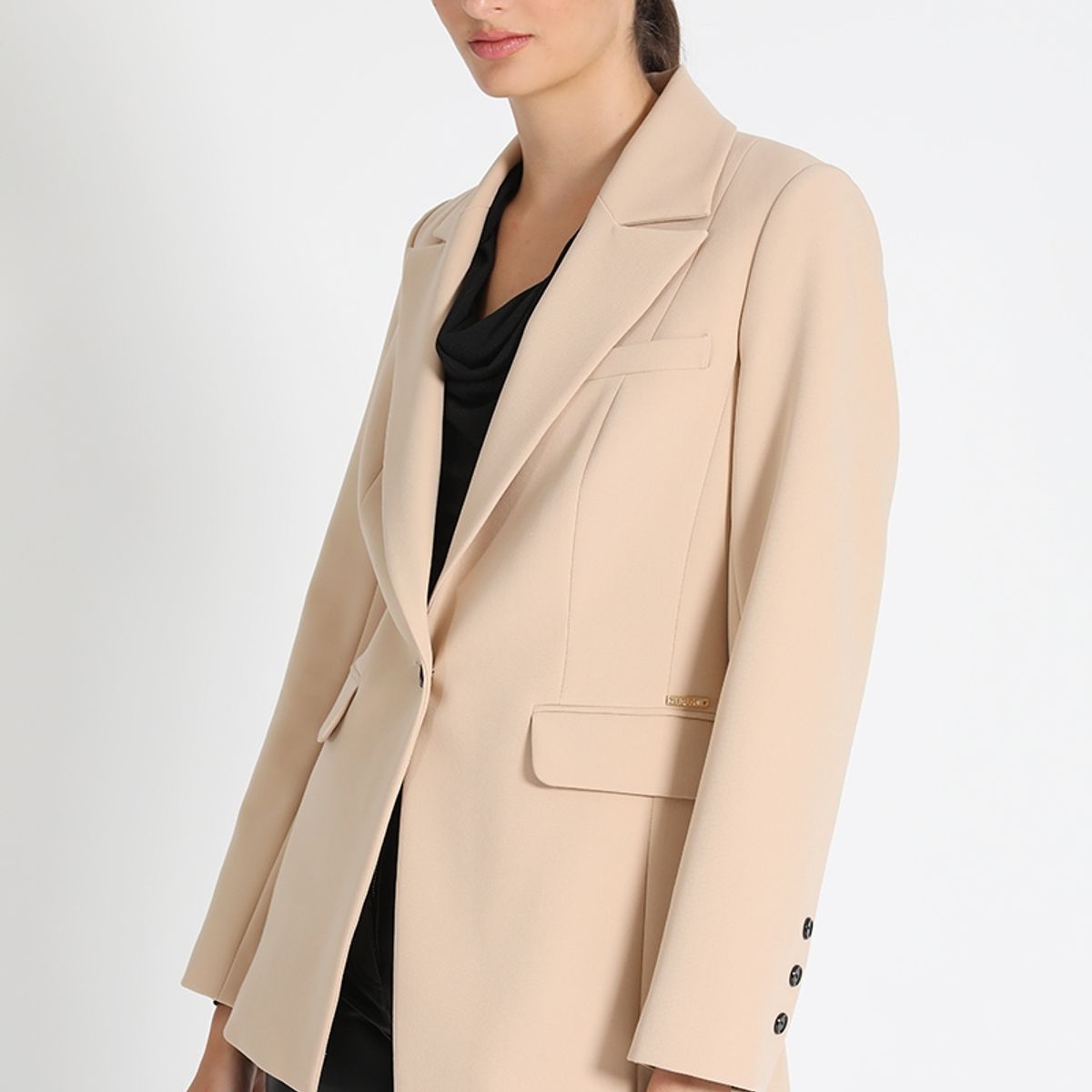 LIOLA - Blazer Entallado Beige Liola