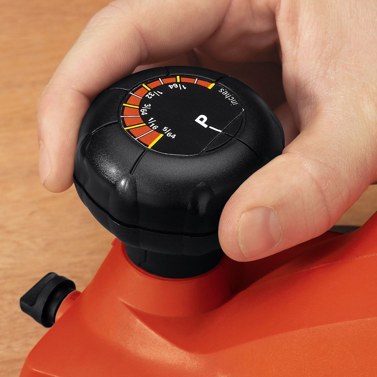 BLACK+DECKER - Cepillo Eléctrico 650W BLACK+DECKER 7698-B2C