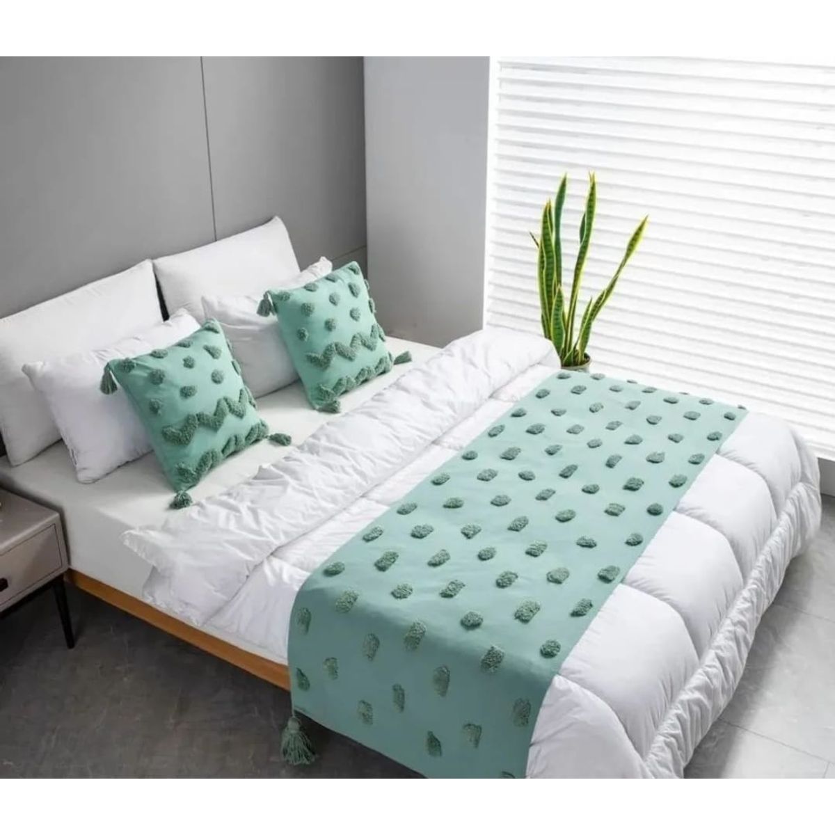 ANGELES DEL HOGAR - Pieceras Bordadas con Pompones + 2 Fundas De Cojin 2 plazas/King